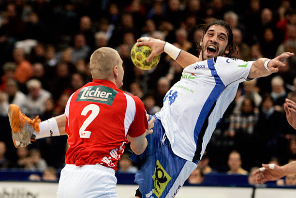 方面期待他 方面期待他